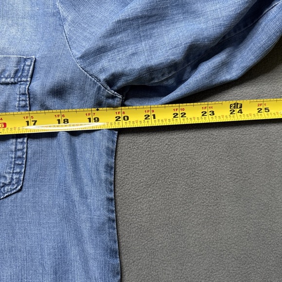 Cloth & Stone Shirt Womens Medium Blue Tencel Long Sleeve Button Up Chambray Top - Picture 7 of 14